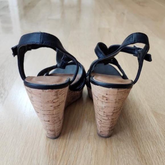 Le Chateau wedge black cork heels - Picture 8 of 8